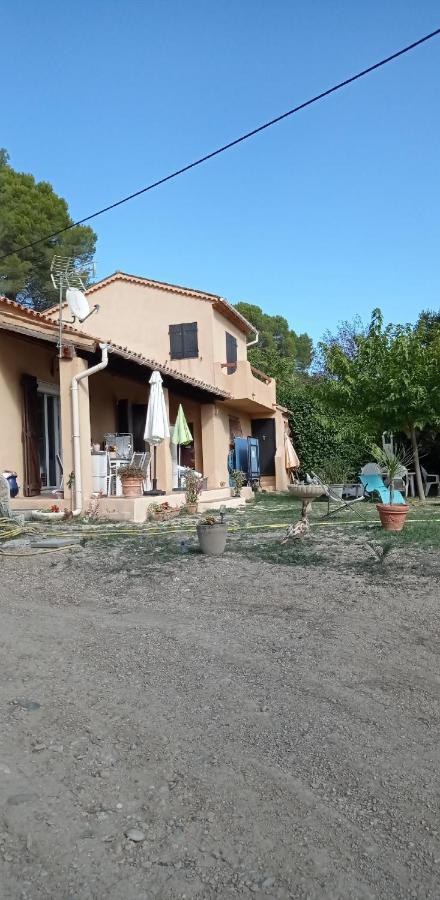 Villelaure Les Cigales B&B 외부 사진