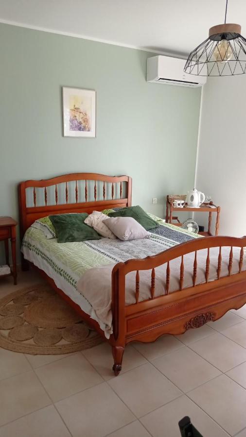 Villelaure Les Cigales B&B 외부 사진