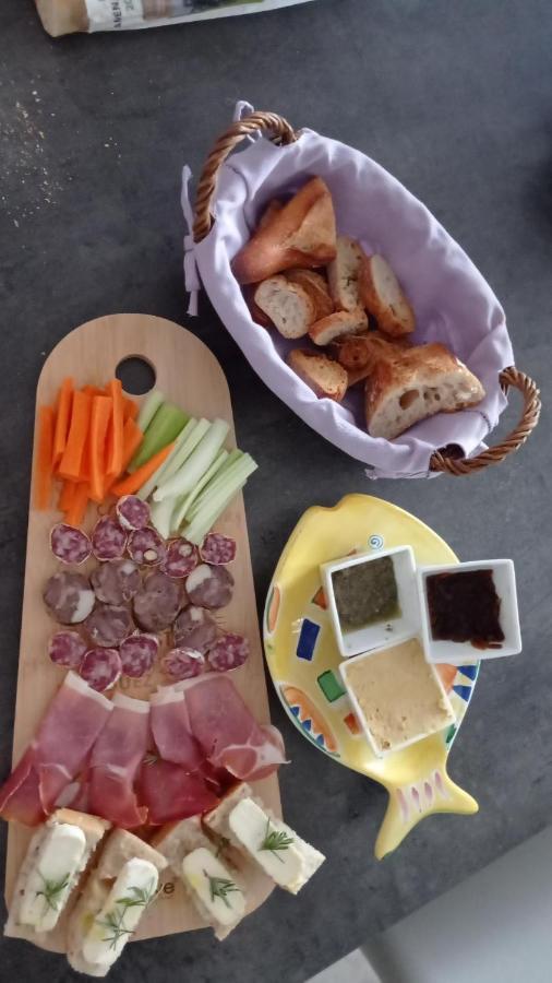 Villelaure Les Cigales B&B 외부 사진