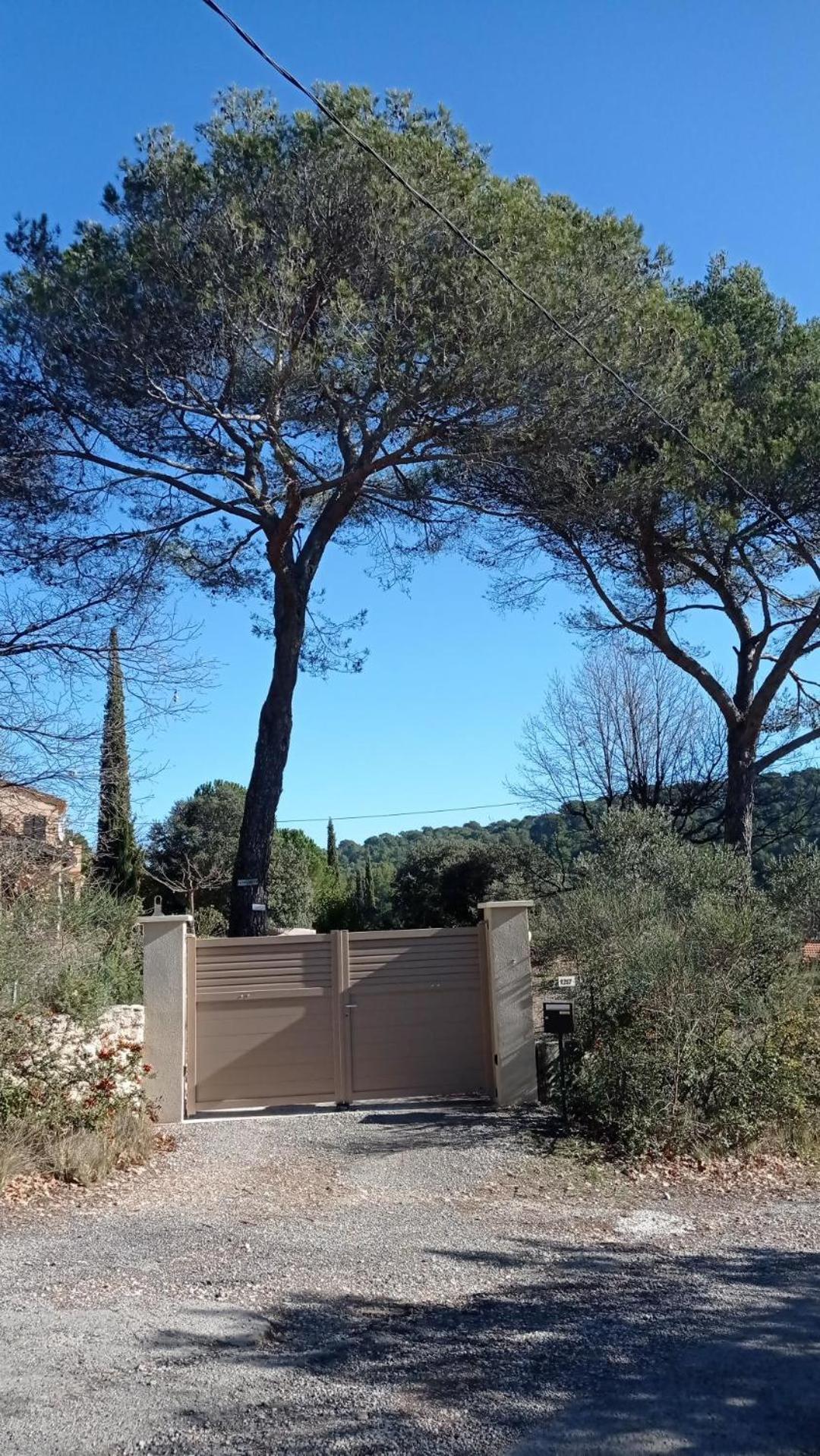 Villelaure Les Cigales B&B 외부 사진