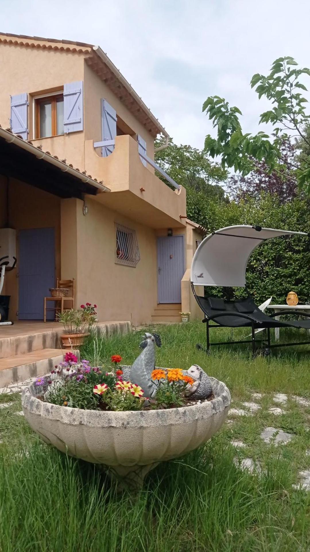 Villelaure Les Cigales B&B 외부 사진
